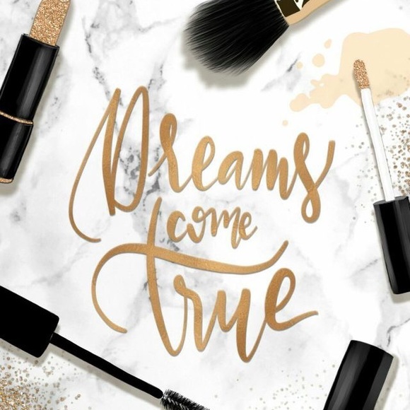 ⭐️Meet your Posher, Brittany⭐️ - Picture 15 of 17